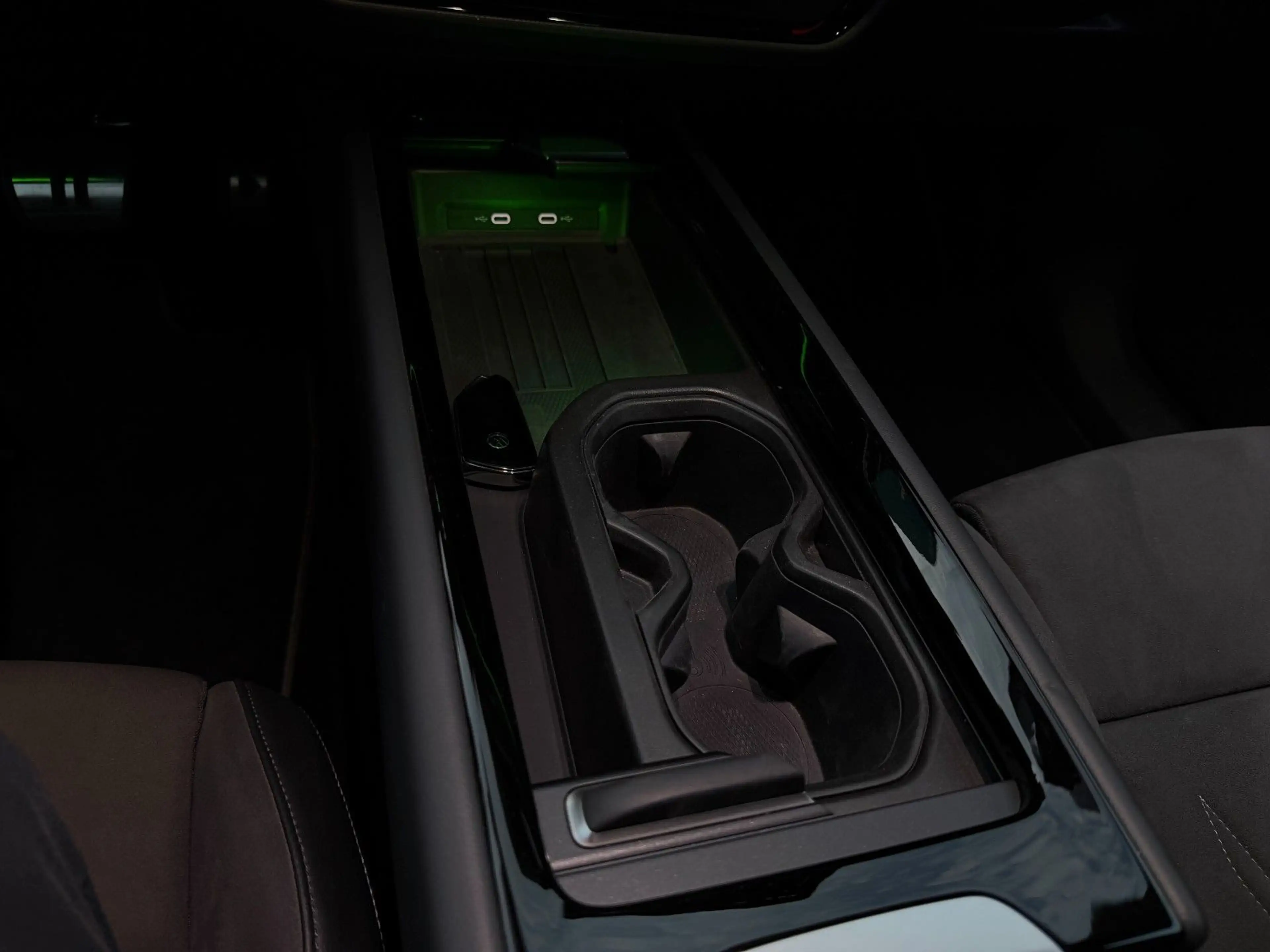 Volkswagen ID.7 Tourer Pro 210 kW AHK*360°*HUD*STDHZ*SIDE* — photo 14