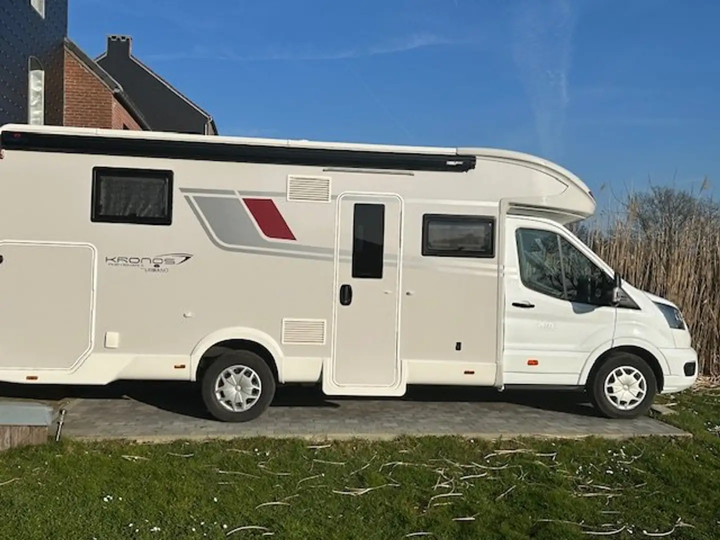 Caravans-Wohnm Ford urbano roller team 267 TL Kronos White - 1