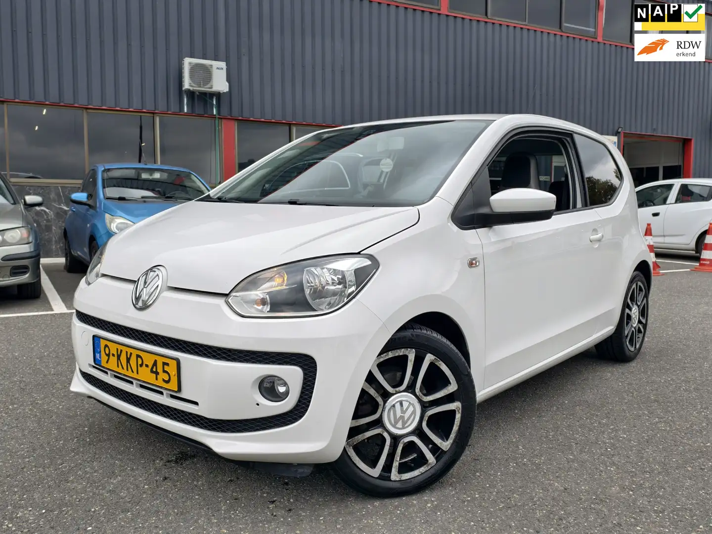 Volkswagen up! 1.0 high up! BlueMotion // AIRCO / NAVI / CRUISE / Weiß - 1