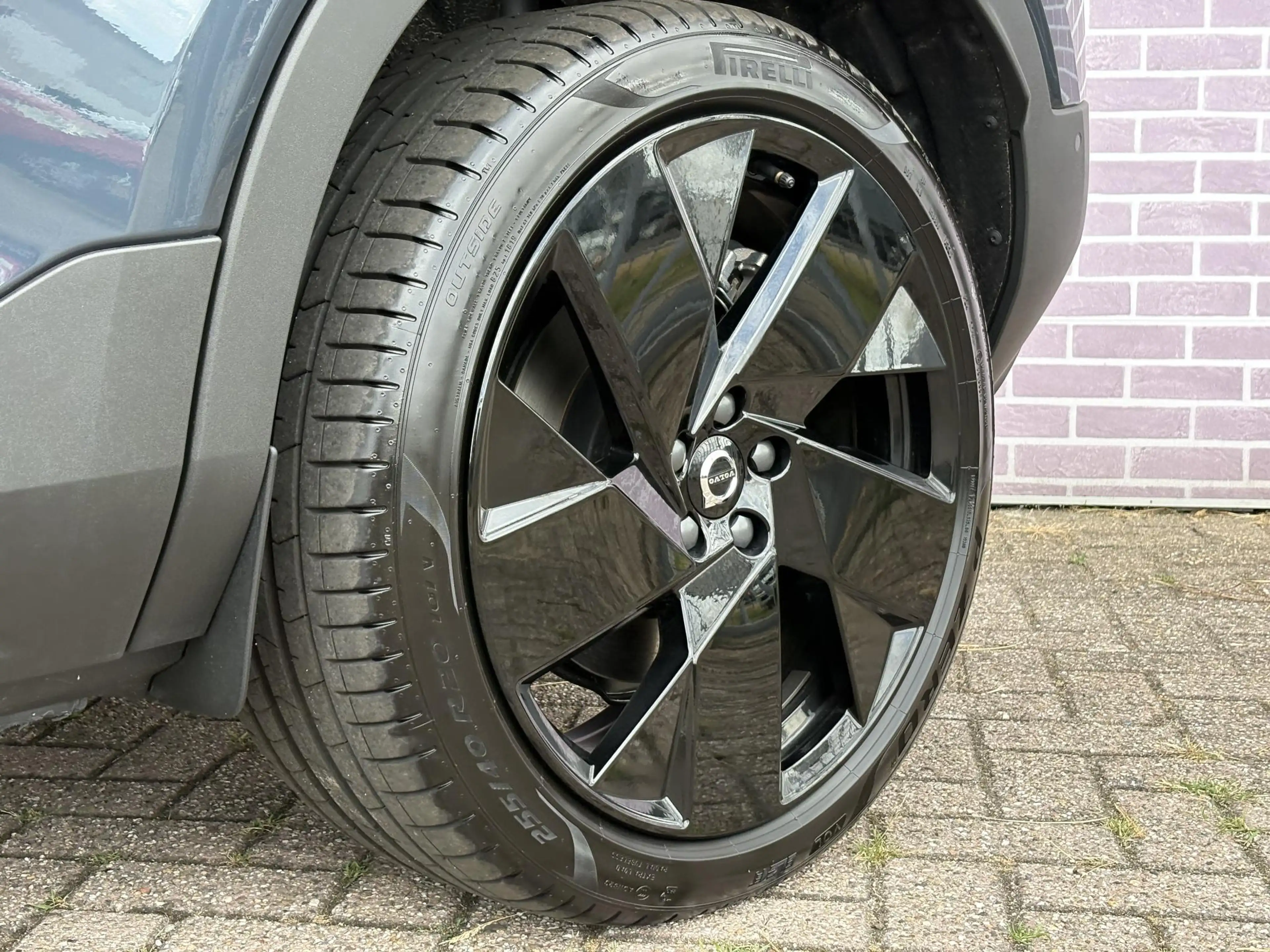 Volvo EX40 Single Motor Ext. Range Plus Bl. Ed. Europa 82 kWh — photo 7