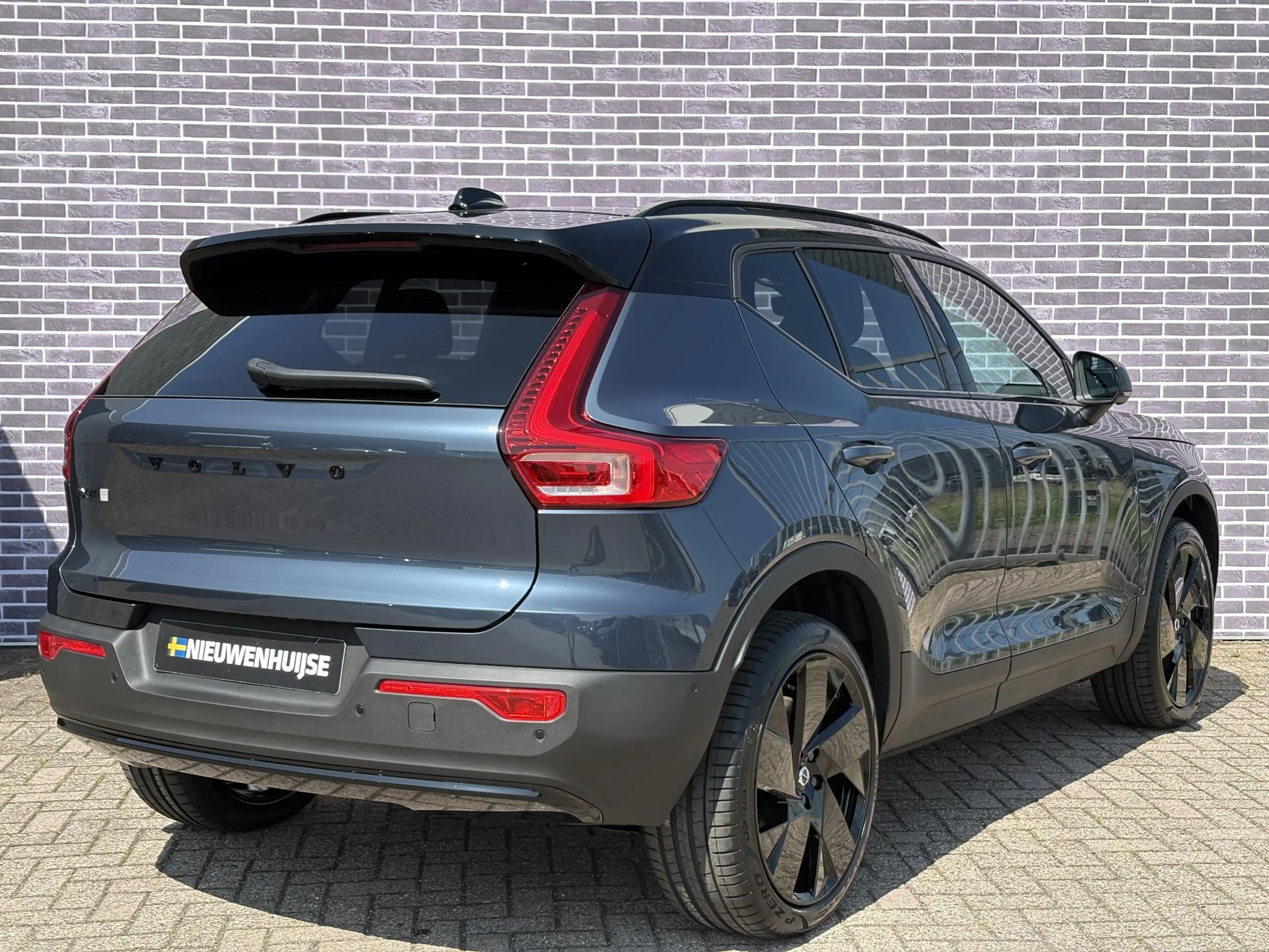 Volvo EX40 Single Motor Ext. Range Plus Bl. Ed. Europa 82 kWh — photo 3