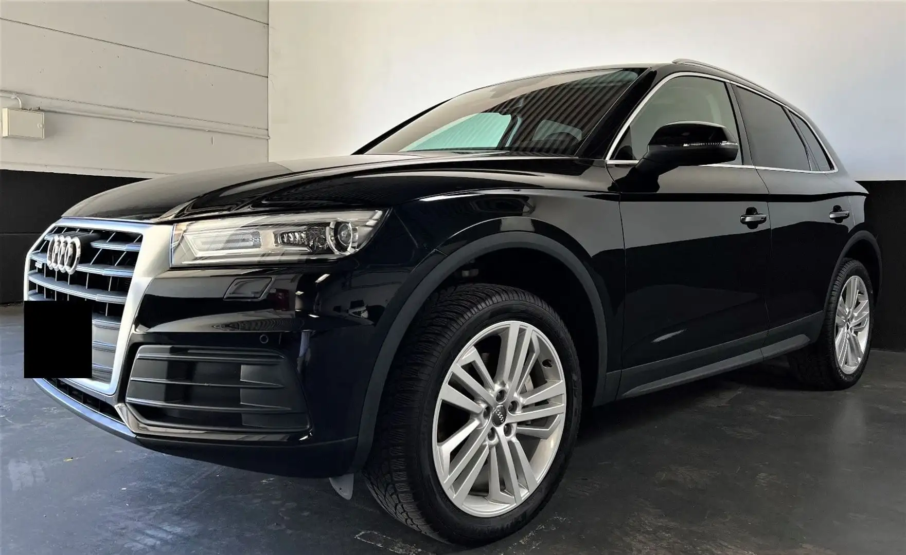 Audi Q5 2.0 TDI quattro S tronic / Vollleder / 20 Zoll Schwarz - 1