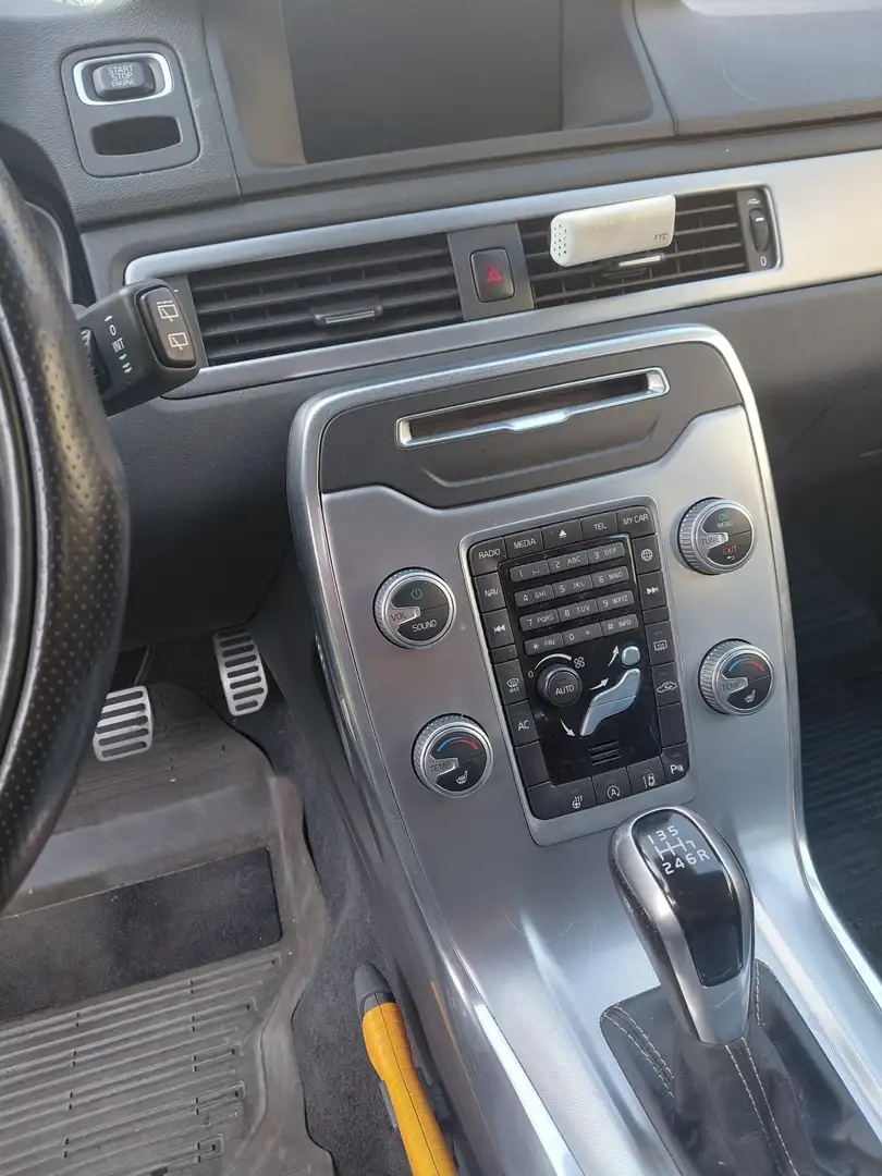 Volvo V70 2.0 T4 Inscr. Edition Negru - 2