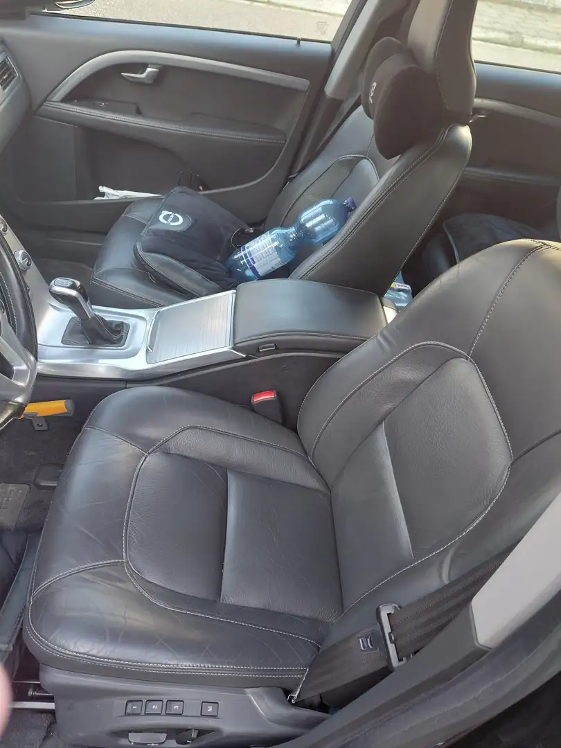 Volvo V70 2.0 T4 Inscr. Edition Negru - 1