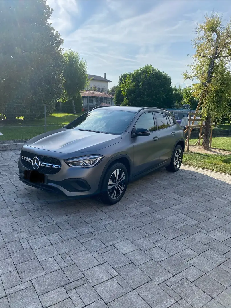 Mercedes-Benz GLA 180 d Premium auto Gri - 2
