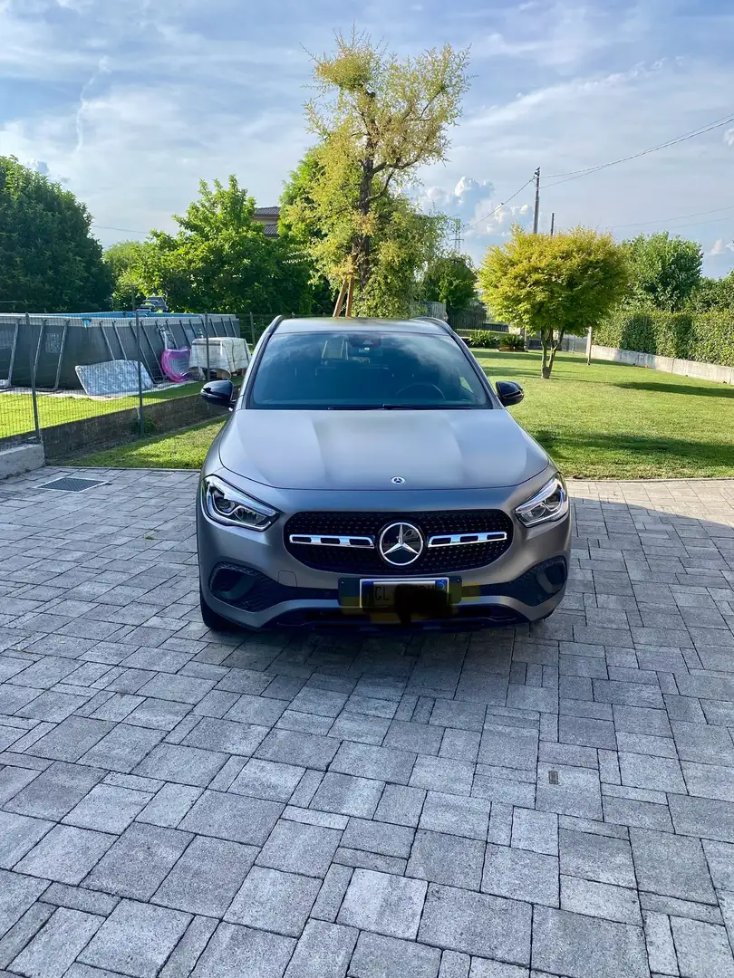 Mercedes-Benz GLA 180 d Premium auto Gri - 1
