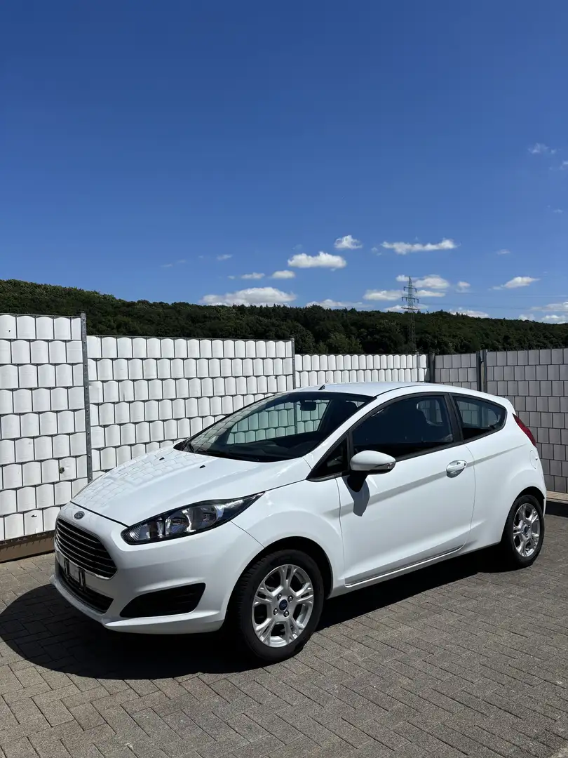 Ford Fiesta 1.25 Trend Weiß - 1