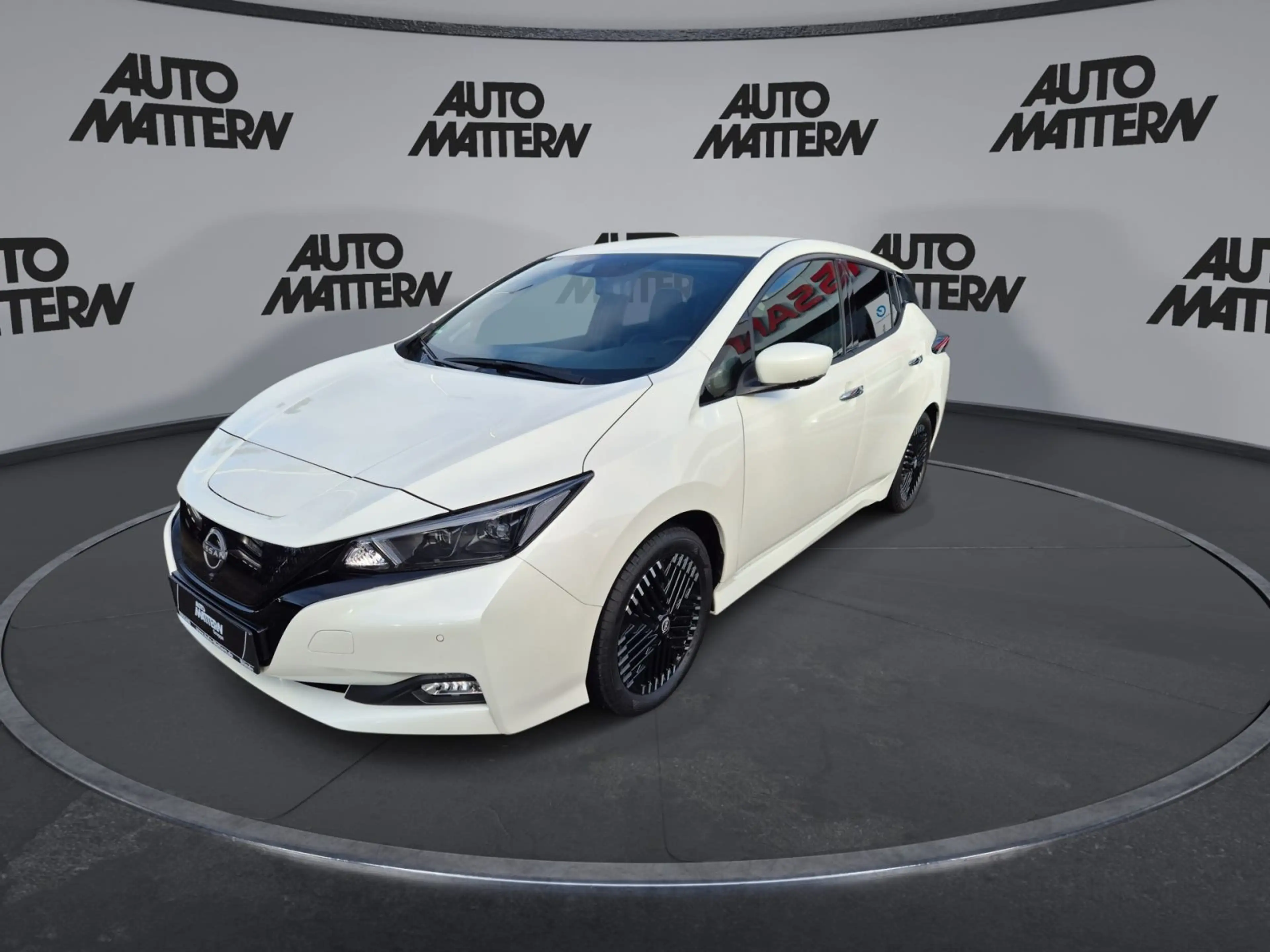 Nissan Leaf Tekna / 360°/ Keyless / Leder / LED / SHZ — photo 4