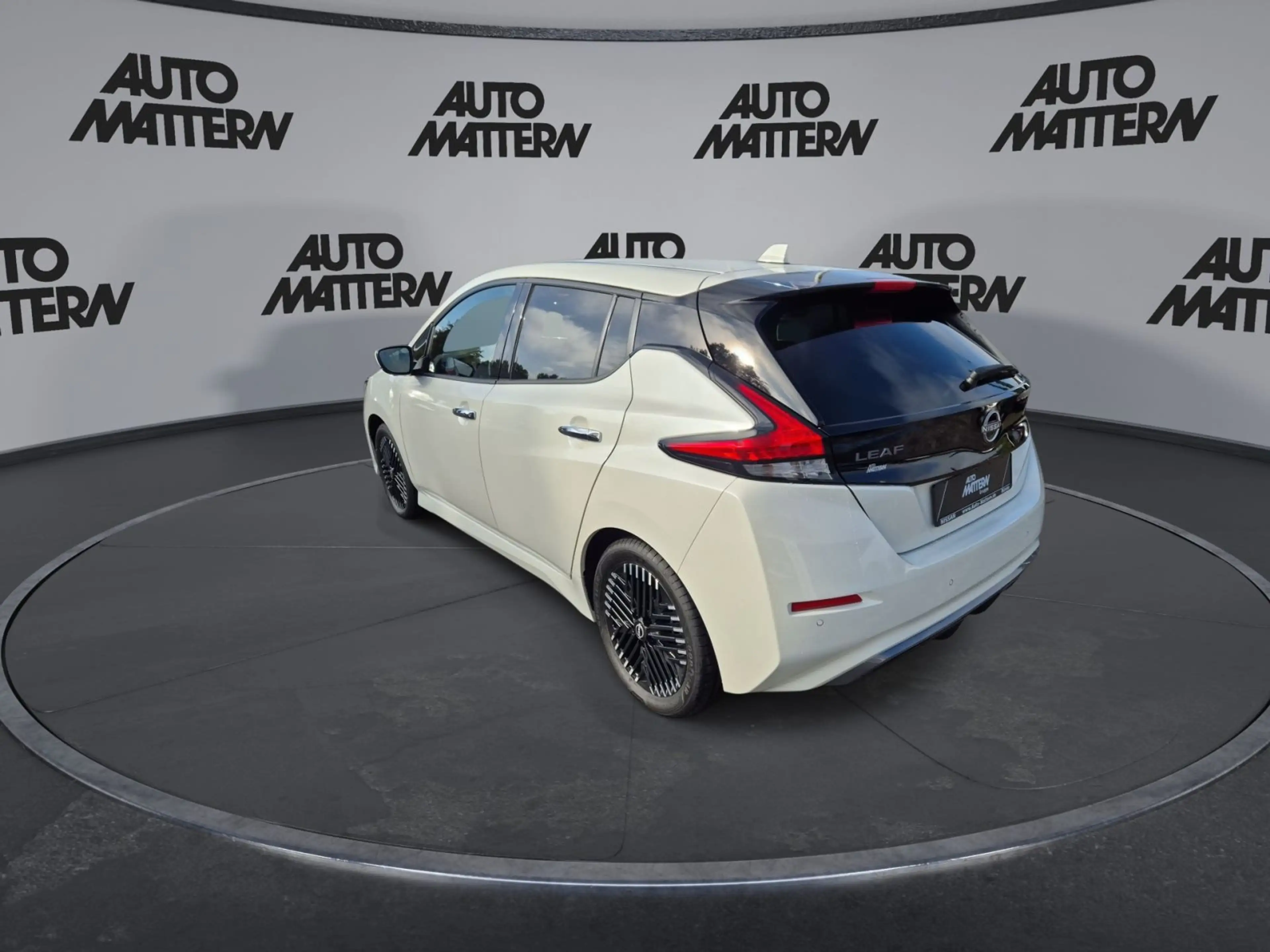 Nissan Leaf Tekna / 360°/ Keyless / Leder / LED / SHZ — photo 6