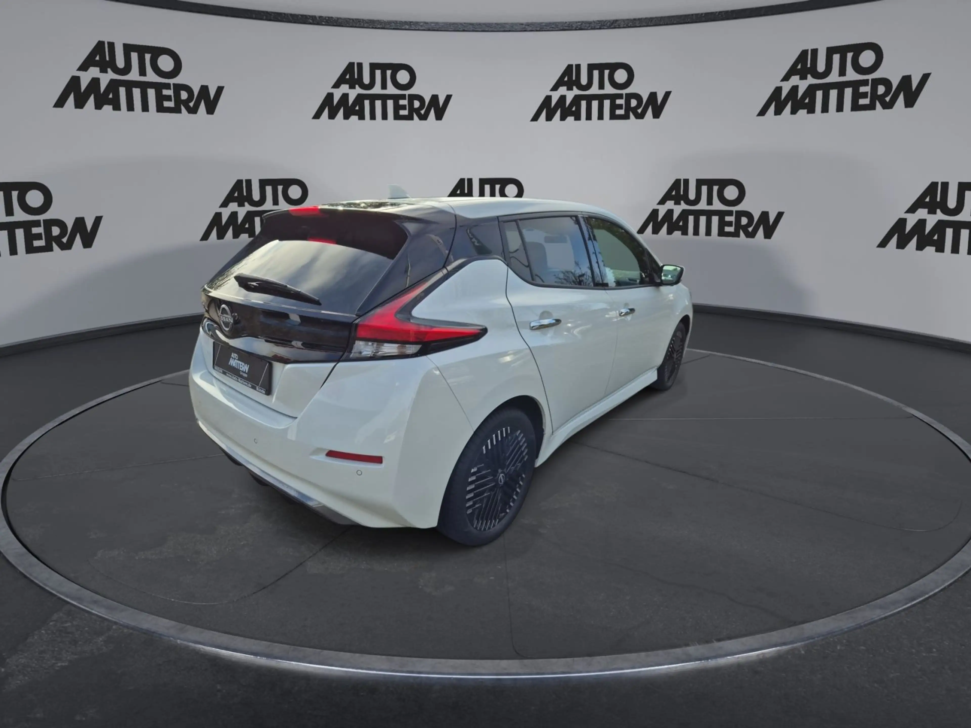 Nissan Leaf Tekna / 360°/ Keyless / Leder / LED / SHZ — photo 8