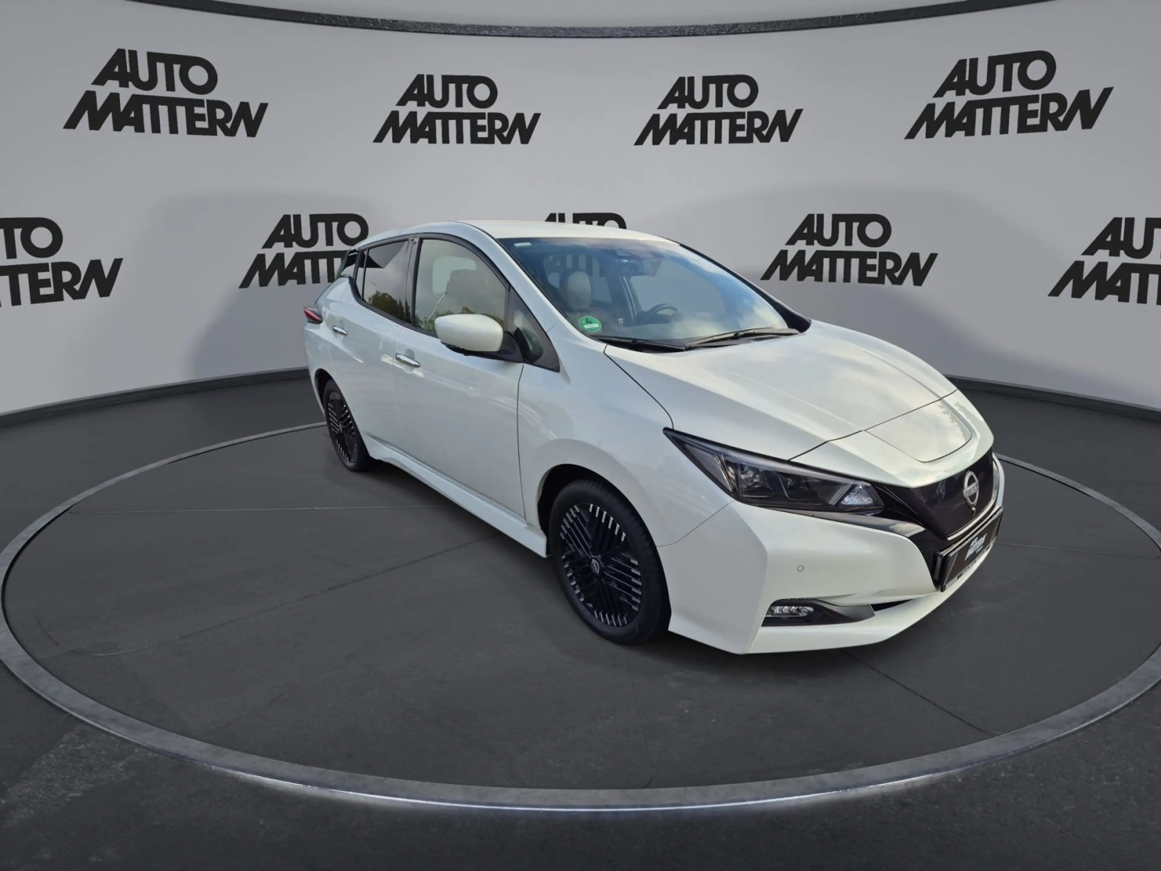 Nissan Leaf Tekna / 360°/ Keyless / Leder / LED / SHZ — photo 2