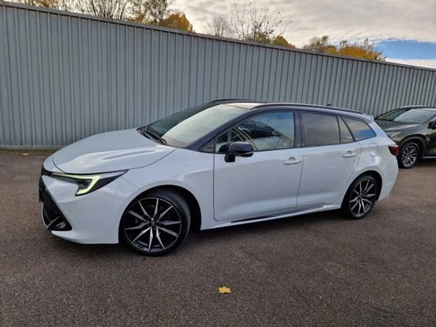 Toyota Corolla Touring Sports Hybrid 2.0 GR Sport Navi Digitales Grau - 2