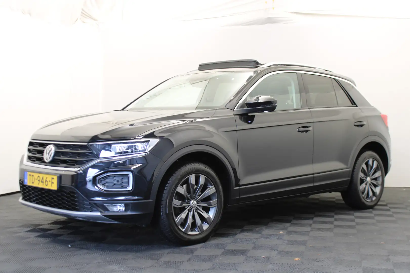 Volkswagen T-Roc 1.0 TSI Style |Pano|Navi| Noir - 1