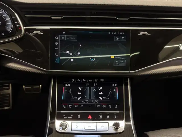 Audi Q7 view 14
