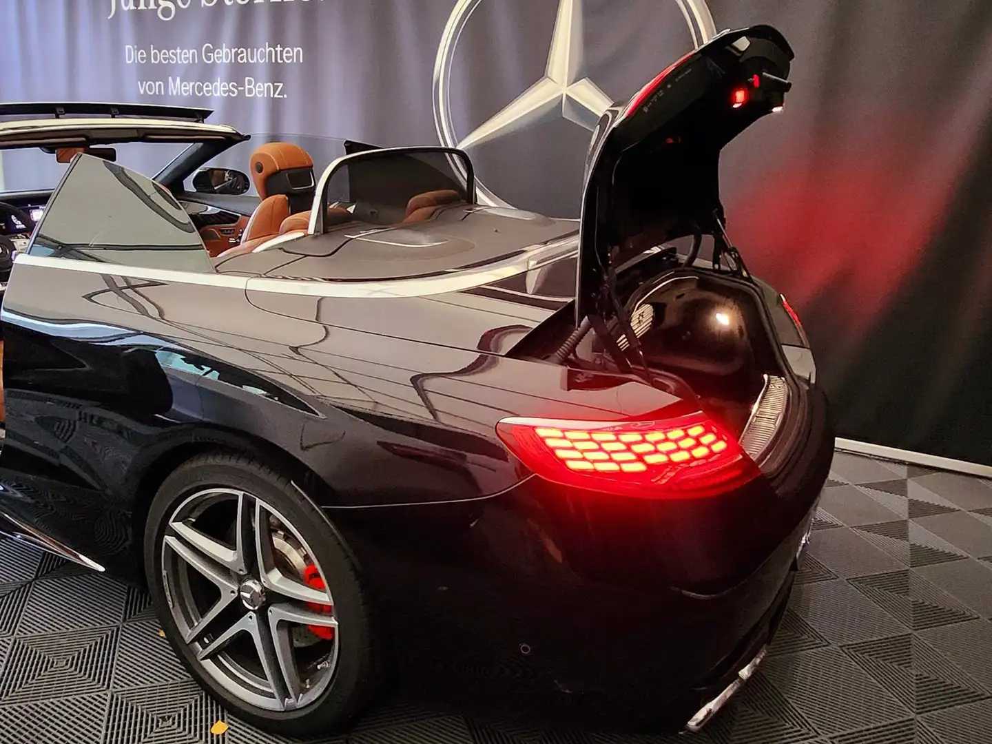 Mercedes-Benz S 63 AMG S-Klasse Cabrio Cabrio 4Matic+ Speedshift MCT 9G Чорний - 2