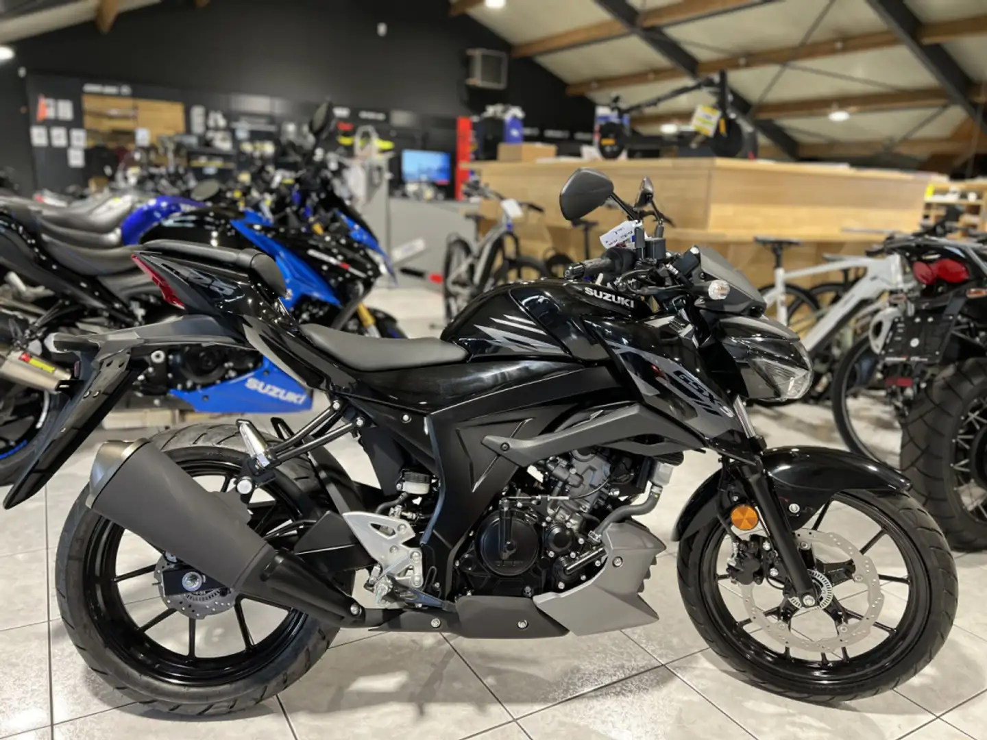 Suzuki GSX-S 125 Negru - 1