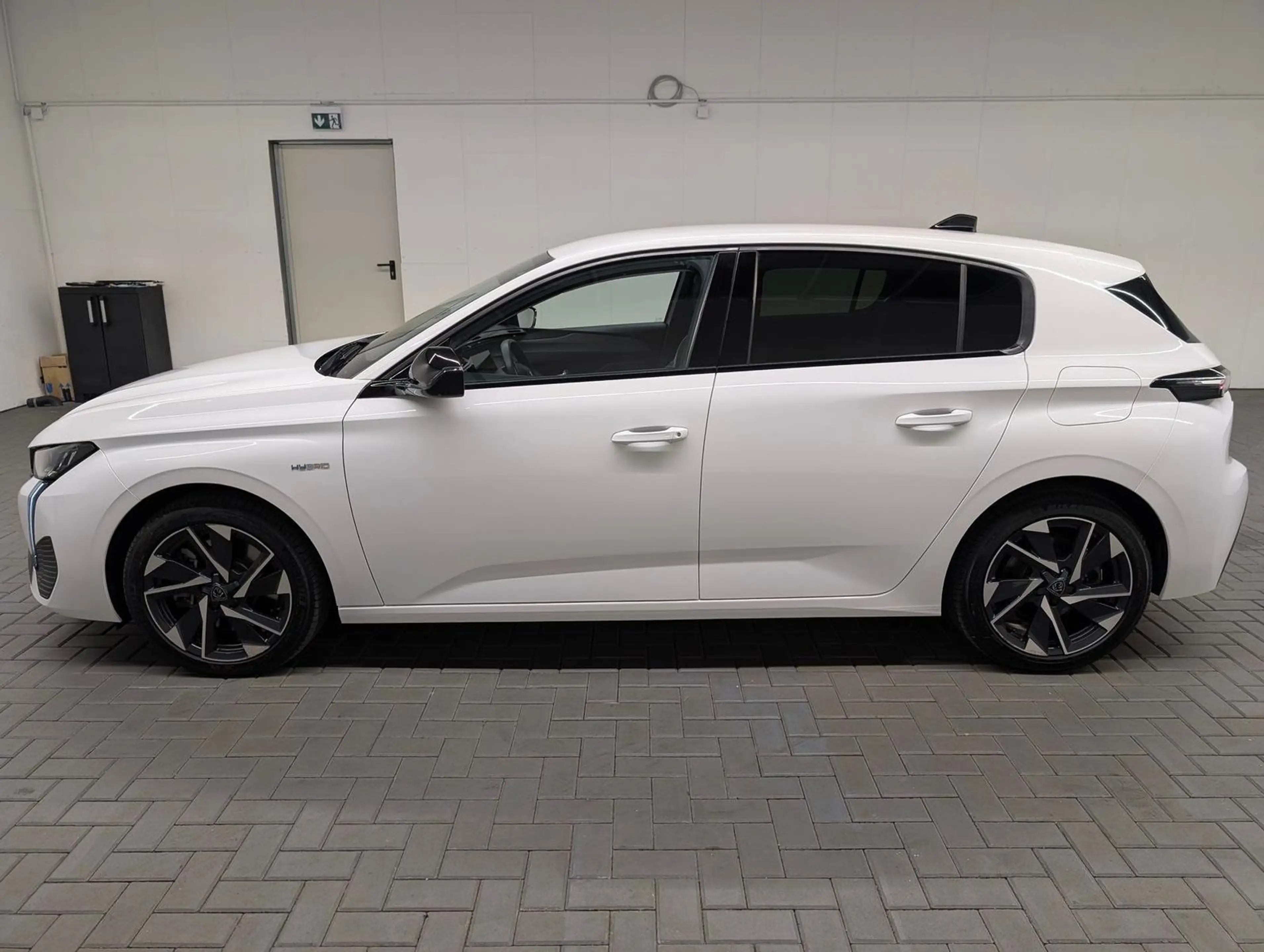 Peugeot 308 Hybrid Allure LED/360°Kam/ACC/SHZ/Navi/18-LM — photo 2