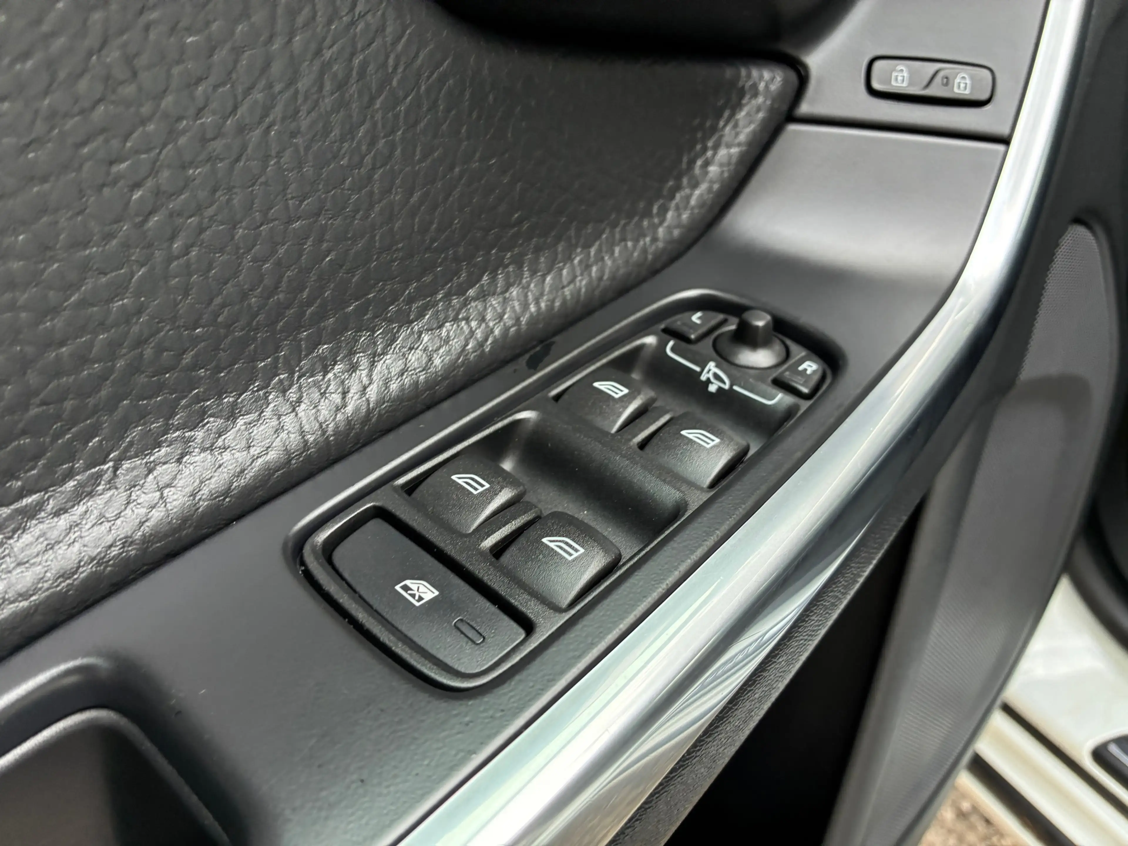 Volvo S60 1.6 T3 Summum | Leder + Cruise + Clima nu € 6.975, — photo 15