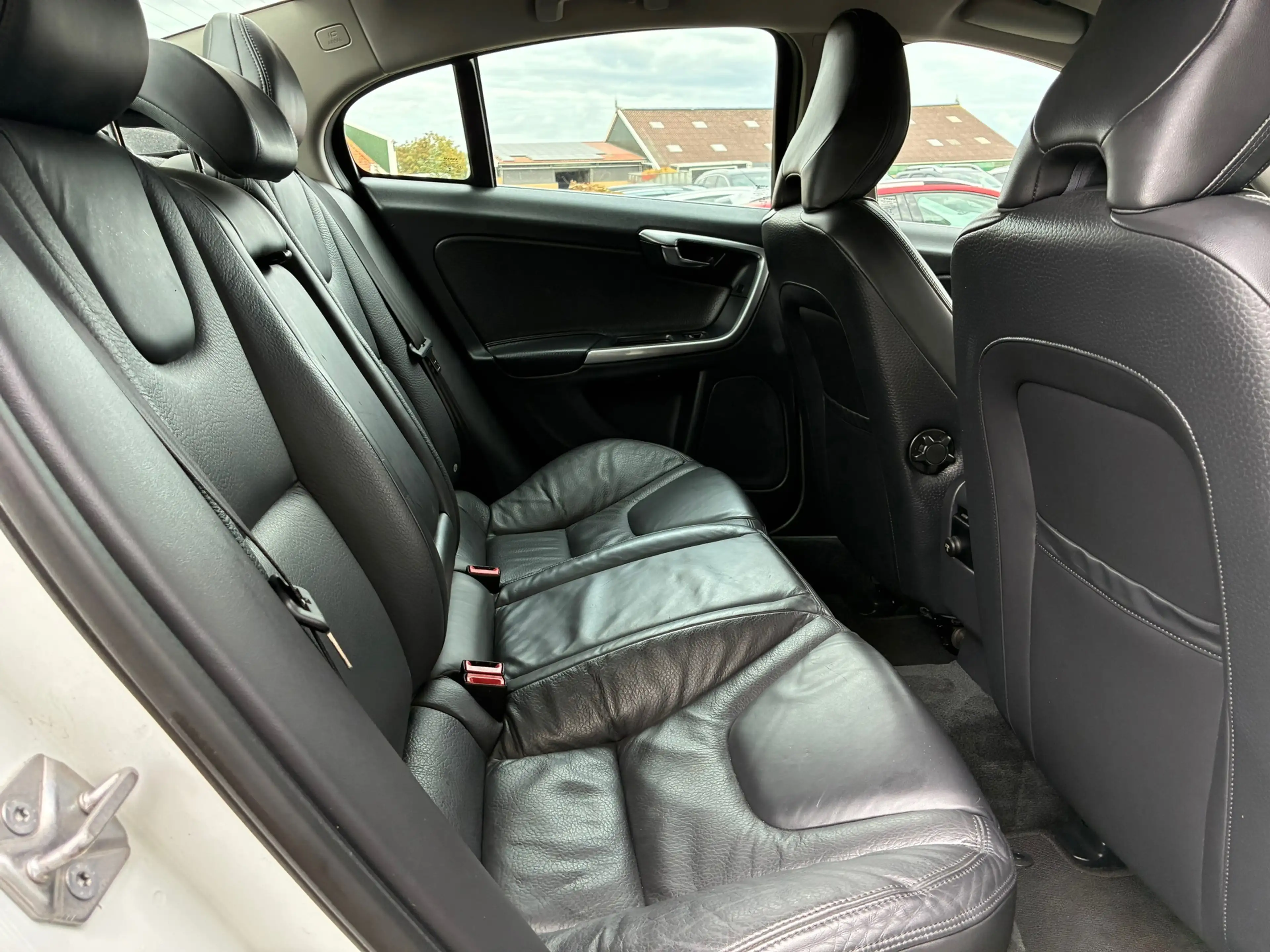 Volvo S60 1.6 T3 Summum | Leder + Cruise + Clima nu € 6.975, — photo 11