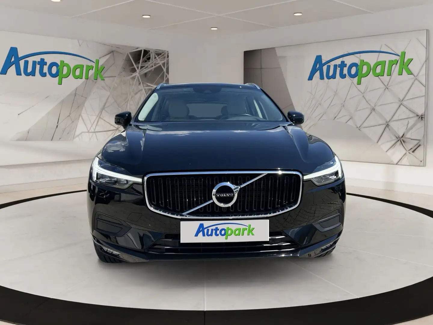 Volvo XC60 B4 AWD MOMENTUM PRO Schwarz - 2