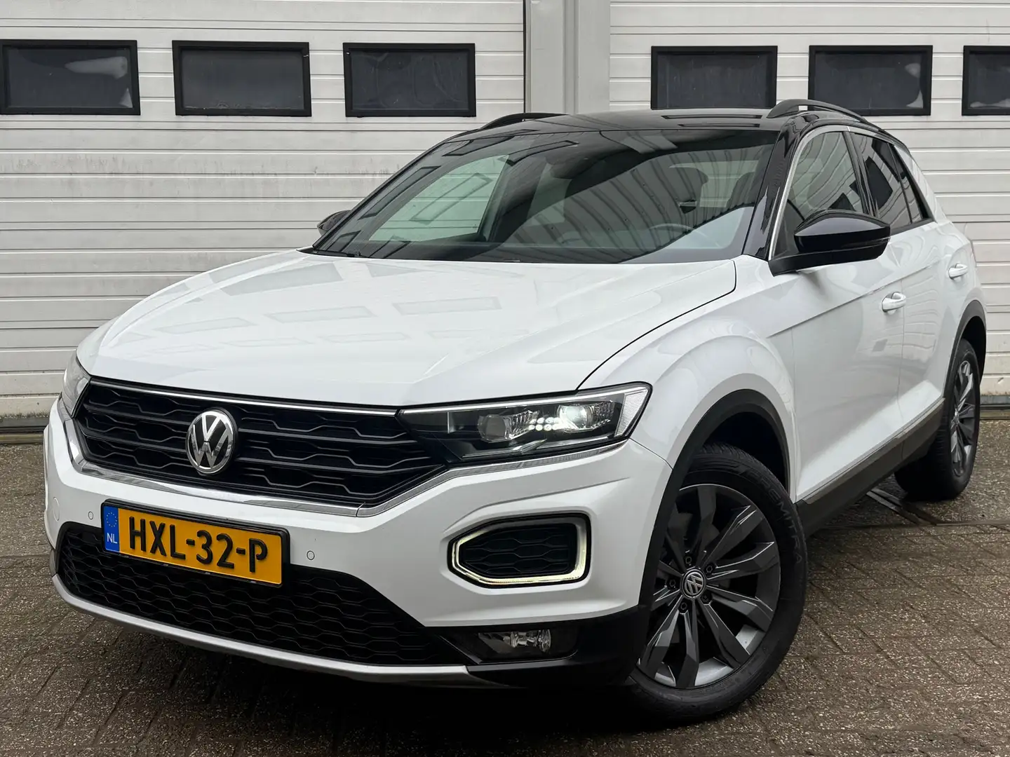 Volkswagen T-Roc 2.0 TSI 4Motion Sport acc/led/xenon/aut/camera/tre Wit - 1