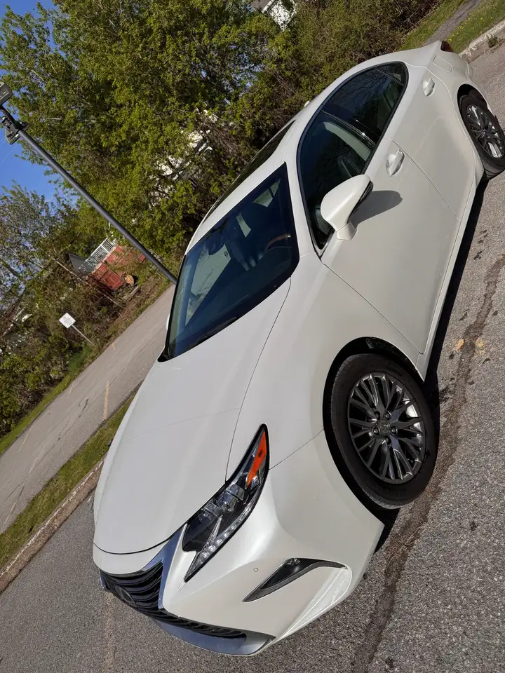 Lexus ES снимка Lexus ES