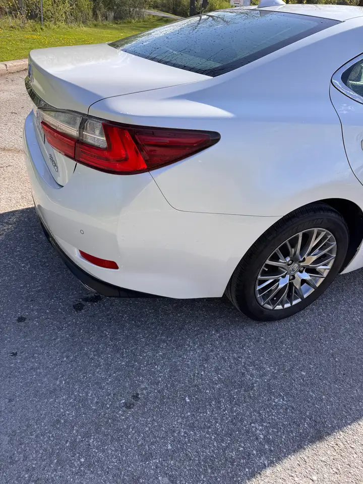 Lexus ES снимка Lexus ES