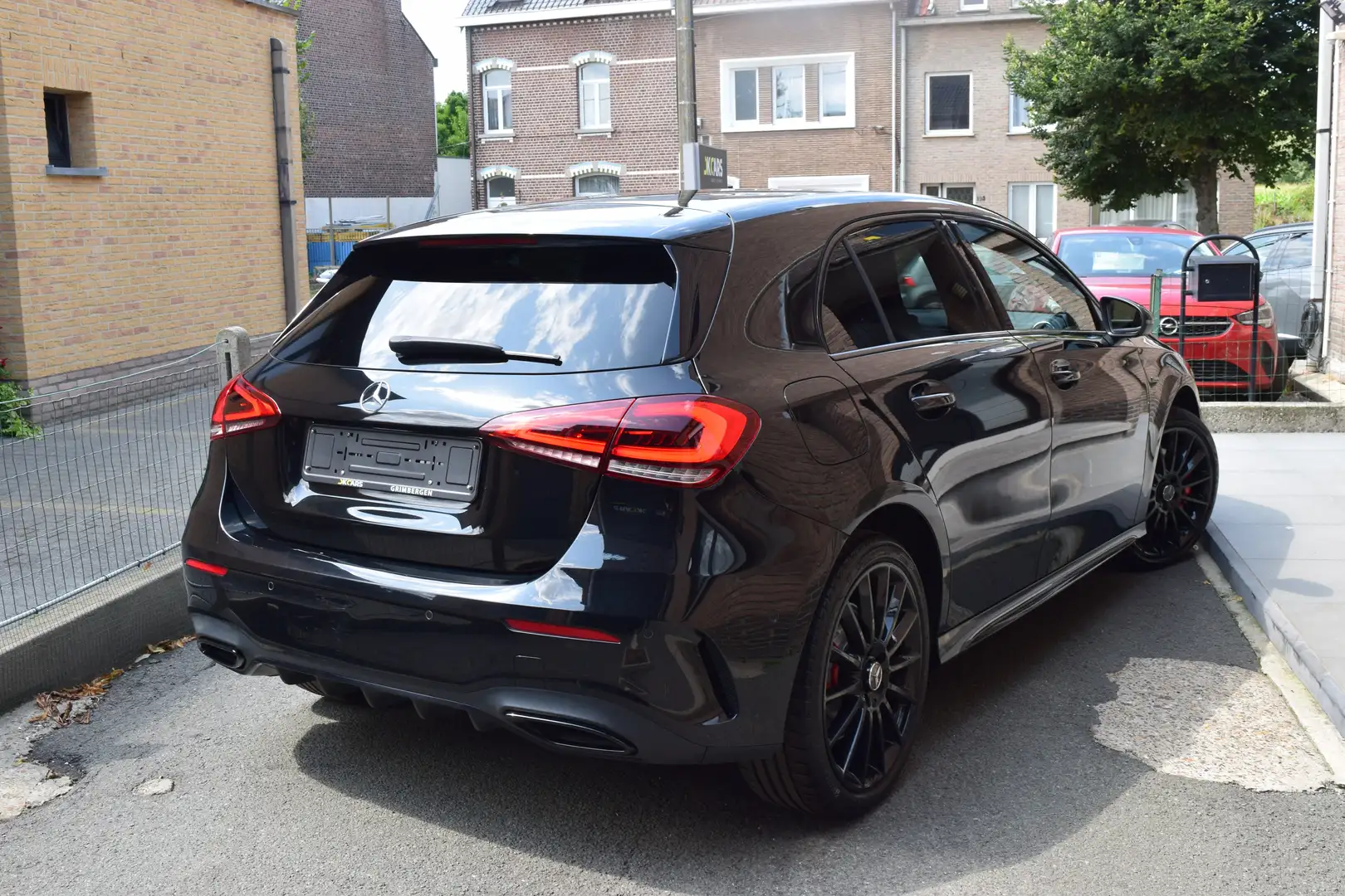 Mercedes-Benz A 250 e 8G-DCT AMG Line - NAVI / LED / SFEERVERLICHTING - 2