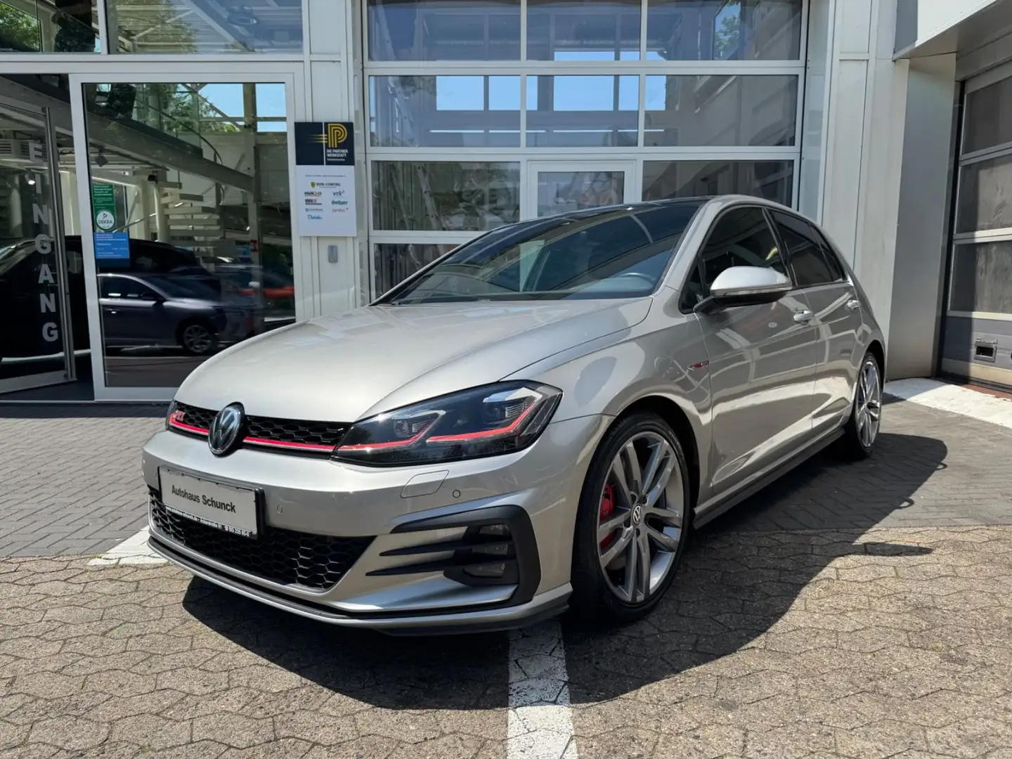 Volkswagen Golf VII GTI PERFORMANCE/STDHZG/PANO/DYNAUDIO Zilver - 1
