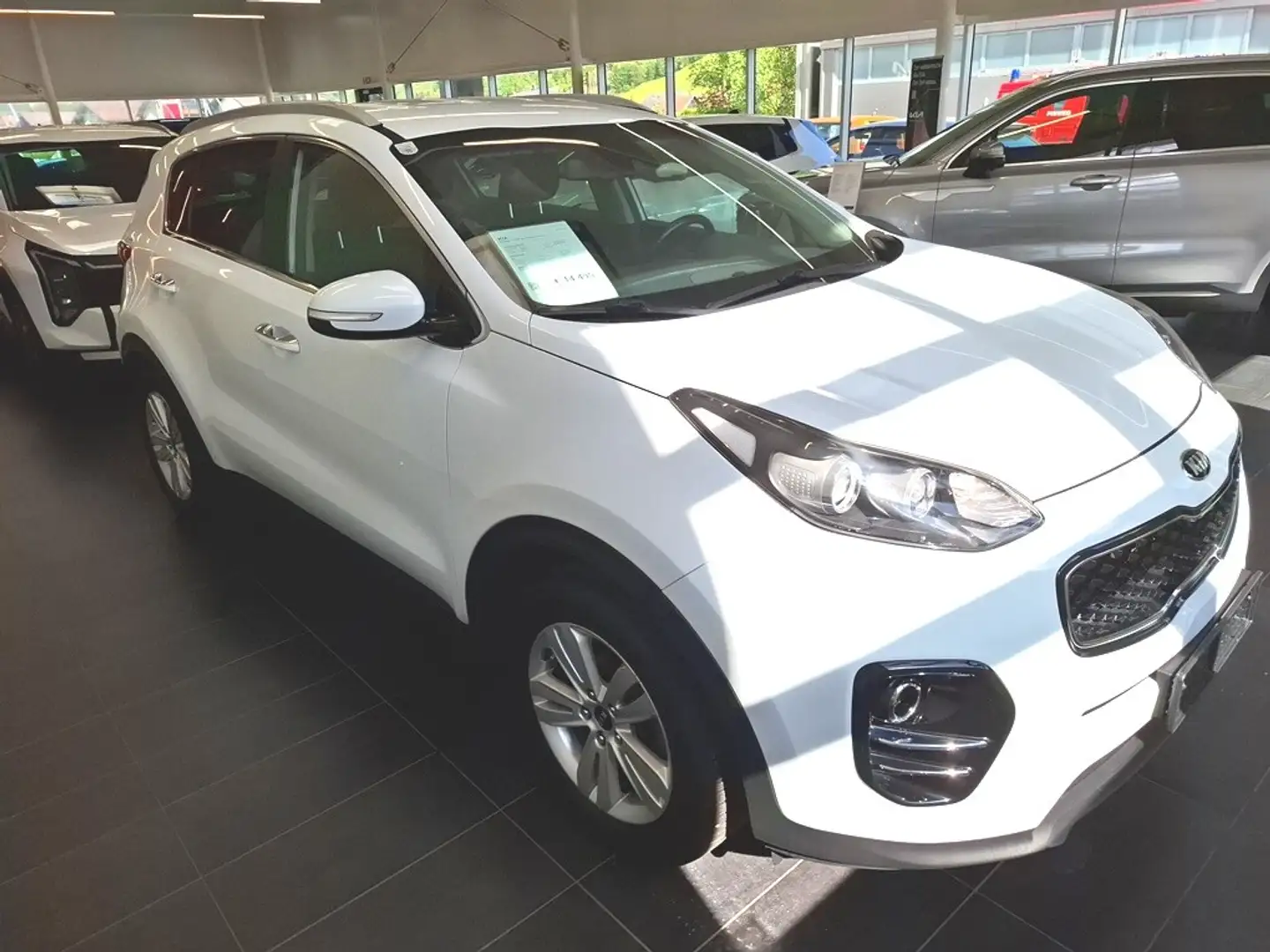Kia Sportage 1,7 CRDI ISG Österreich Edition Weiß - 2