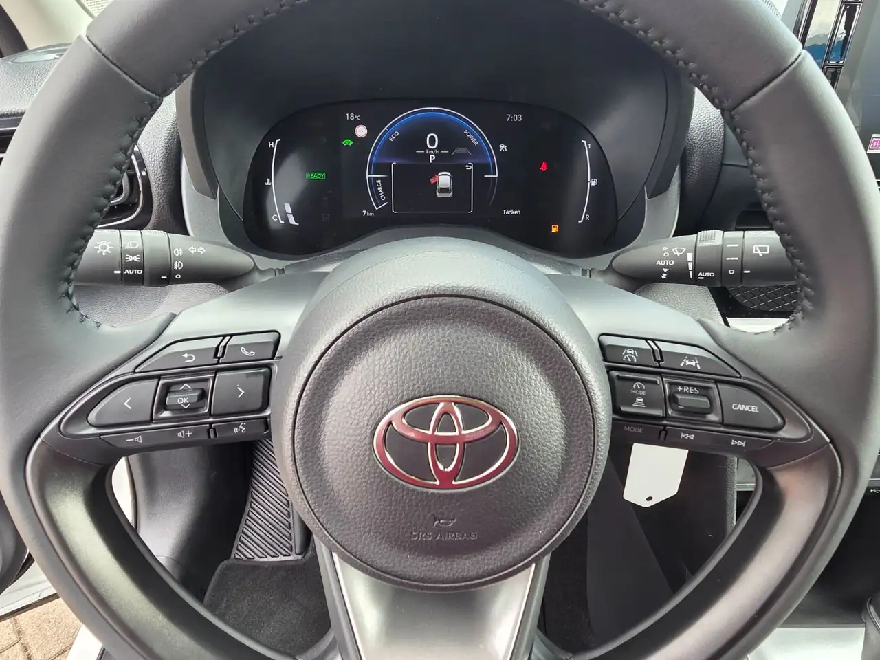 Toyota Yaris Cross 1.5 E FWD Basis ACC+Navi+Kam.+LM 13