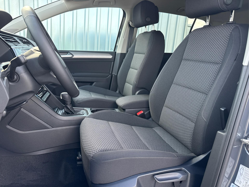 Volkswagen Touran Comfort Plus Edition-150 PS-TSI-DSG-5 Sitzer-AH... — photo 8
