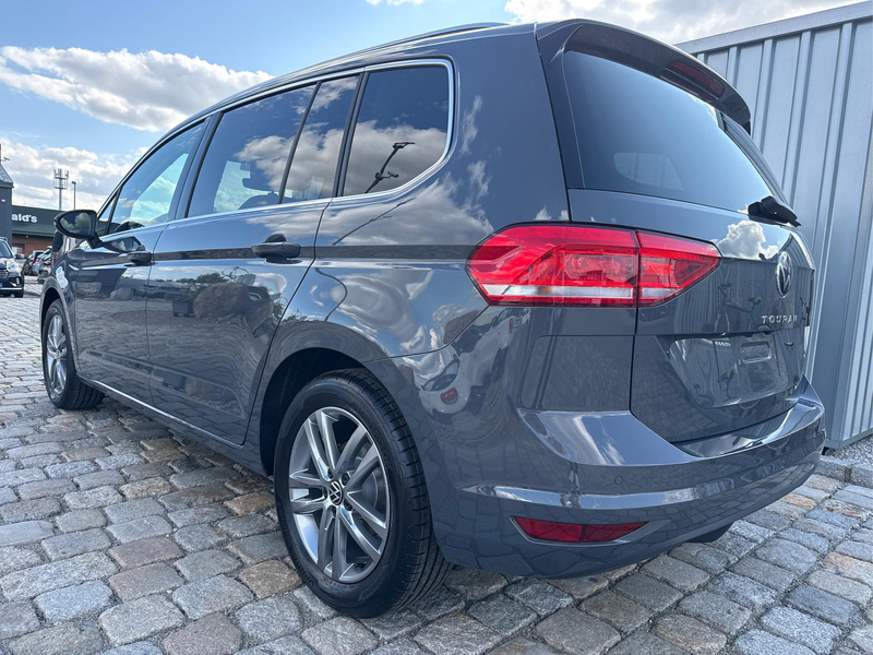Volkswagen Touran Comfort Plus Edition-150 PS-TSI-DSG-5 Sitzer-AH... — photo 4