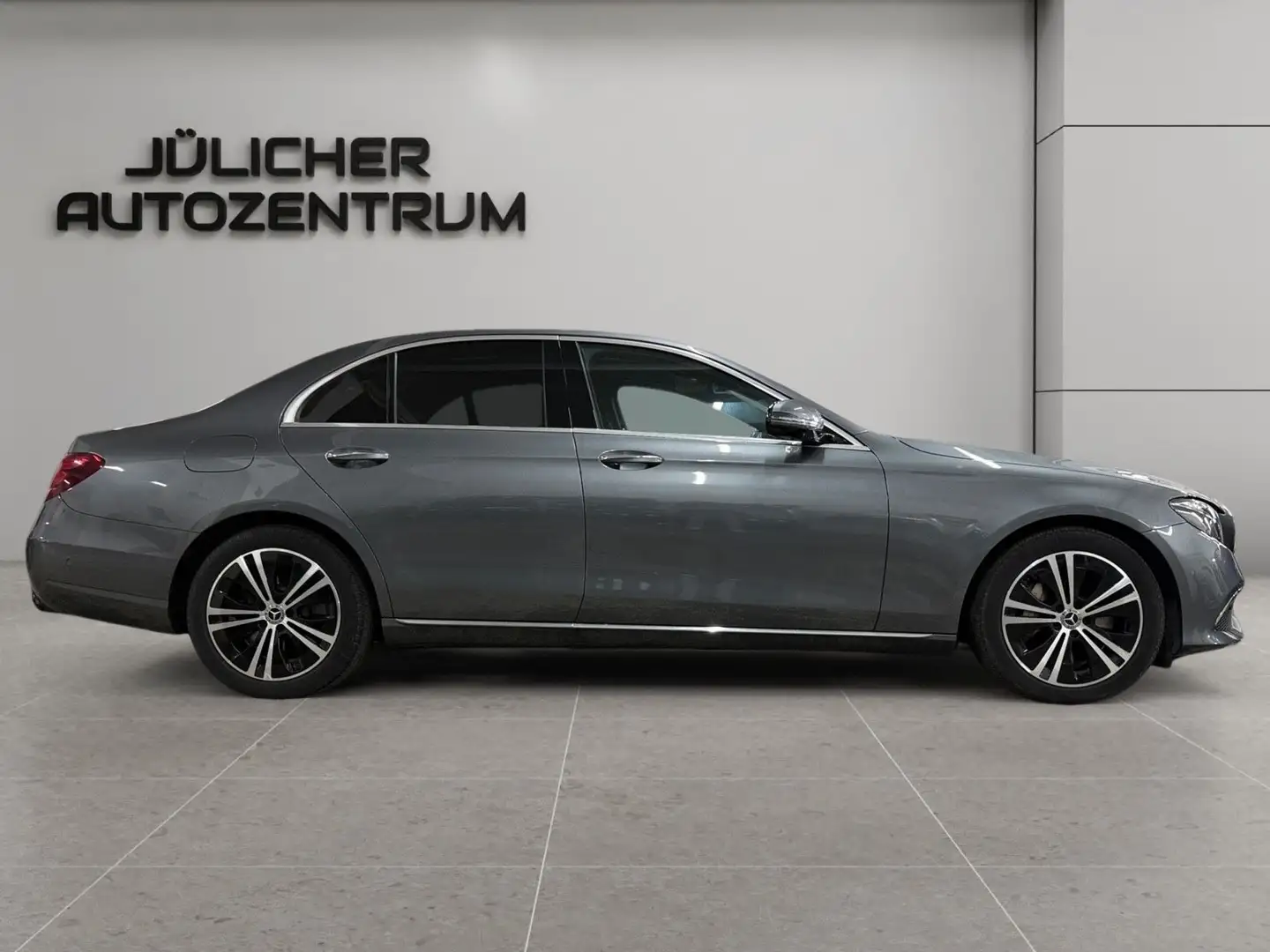 Mercedes-Benz E 450 4Matic Lim. Aut., Tüv/Au + Insp. Neu Gris - 2