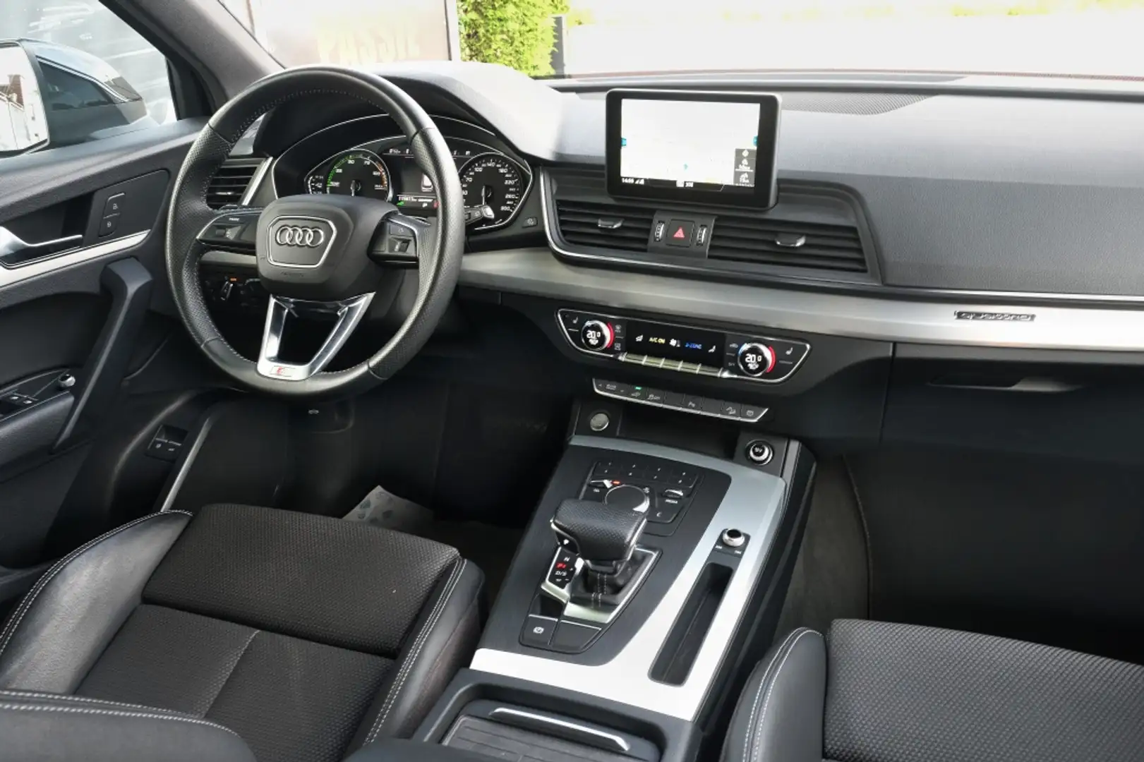 Audi Q5 50 TFSI e Quattro S-Line Zwart - 2