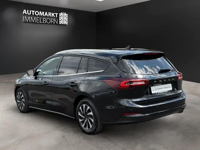 Ford Focus view 6