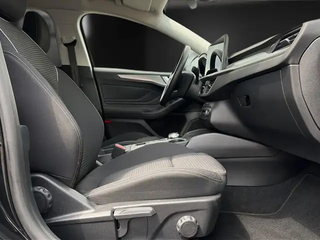 Ford Focus view 15