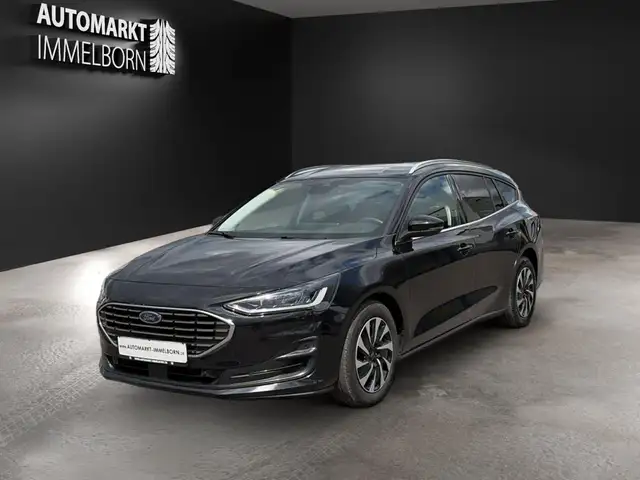 Ford Focus view 3