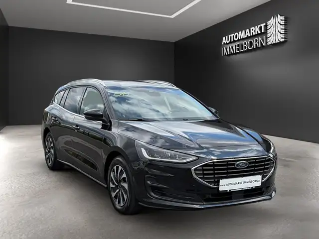 Ford Focus view 2