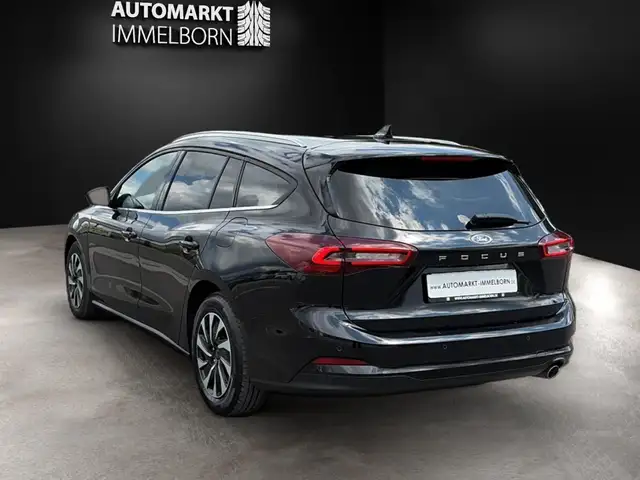 Ford Focus view 5