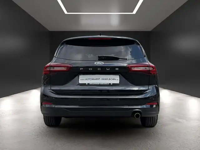 Ford Focus view 10