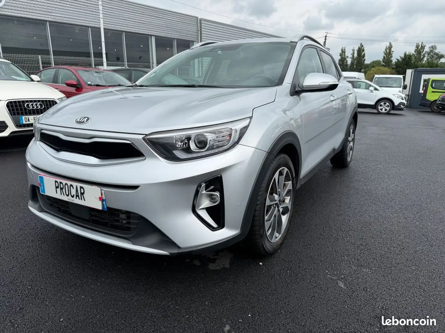 Kia Stonic 1.0 t-gdi 120 mhev gt line Gris - 1