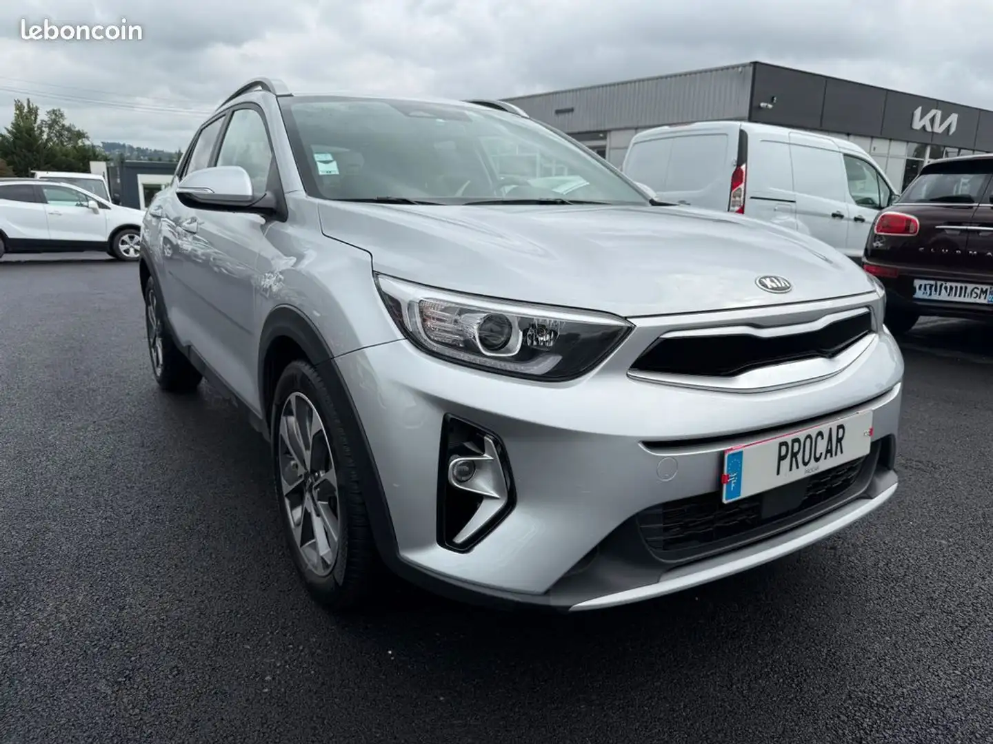 Kia Stonic 1.0 t-gdi 120 mhev gt line Gris - 2