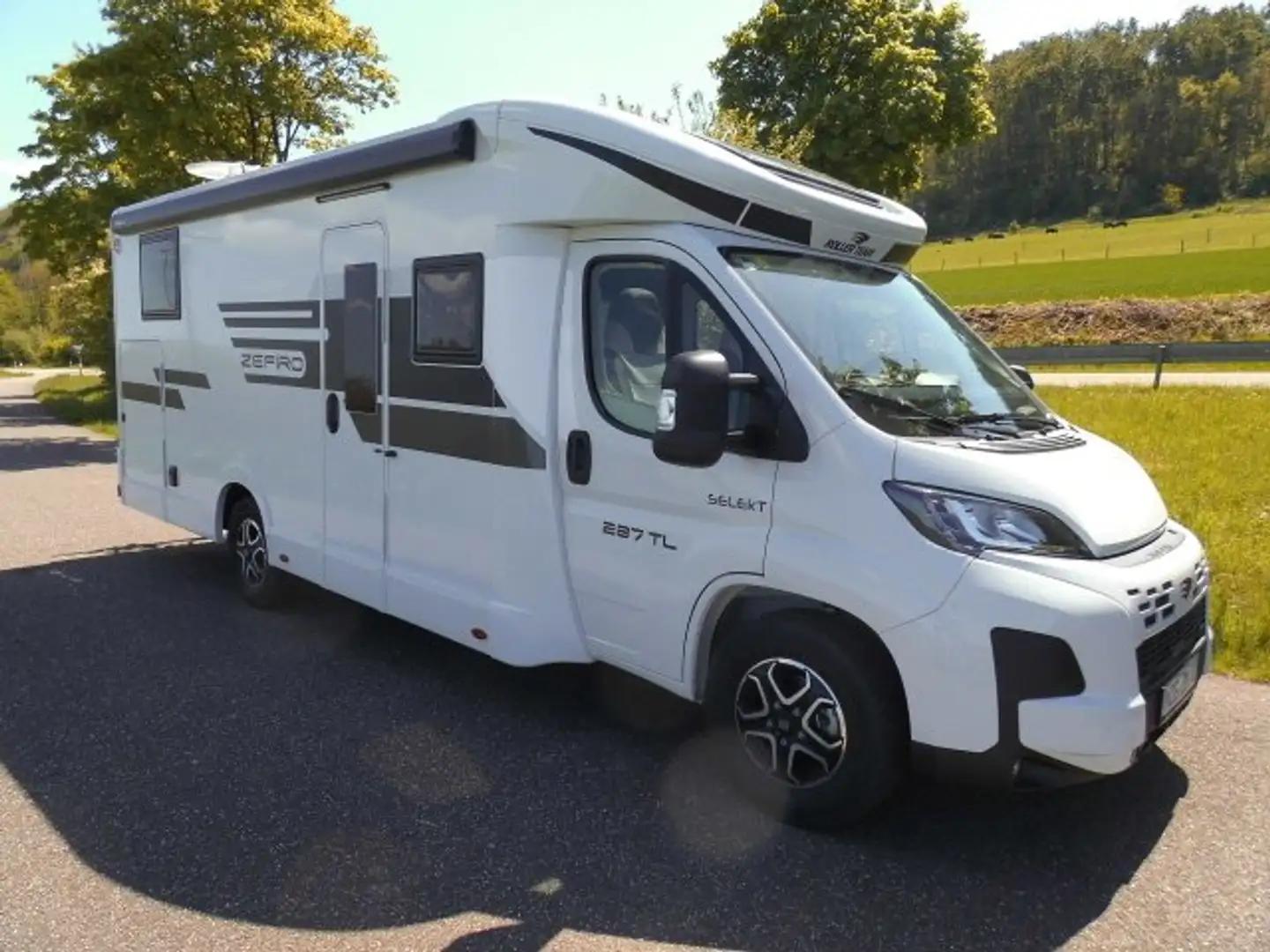 Roller Team Zefiro 287 TL Autom. Solar 2xTV Markise Fiat Weiß - 2
