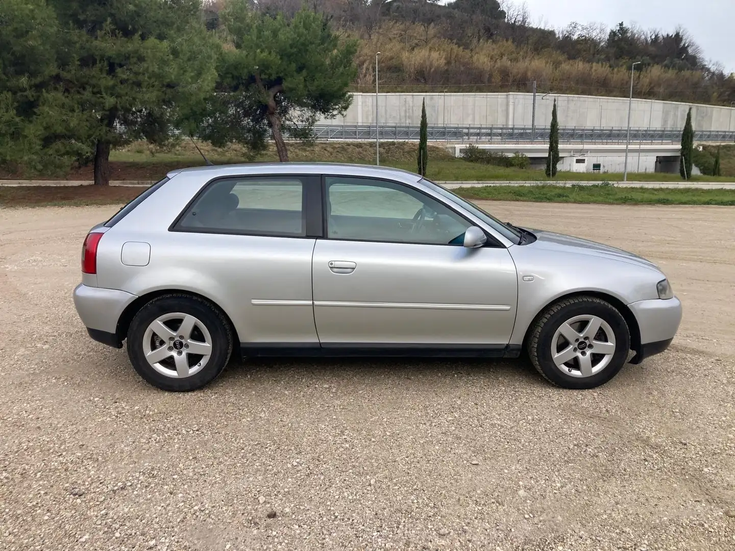 Audi A3 A3+3p+1.9+tdi+Attraction+130cv Argento - 2