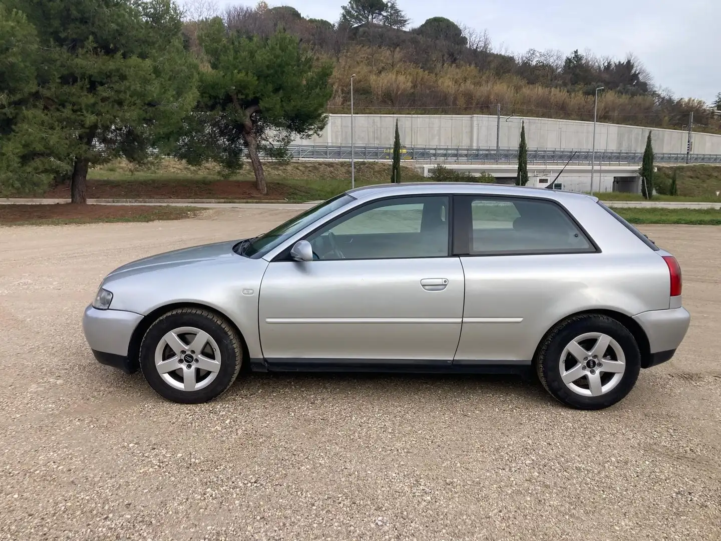 Audi A3 A3+3p+1.9+tdi+Attraction+130cv Argento - 1