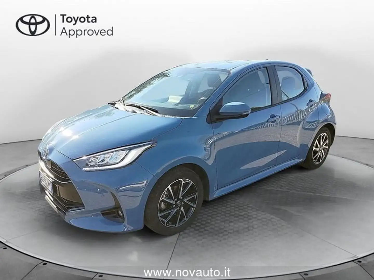 Toyota Yaris 1.5 Hybrid 5 porte Trend Blauw - 1