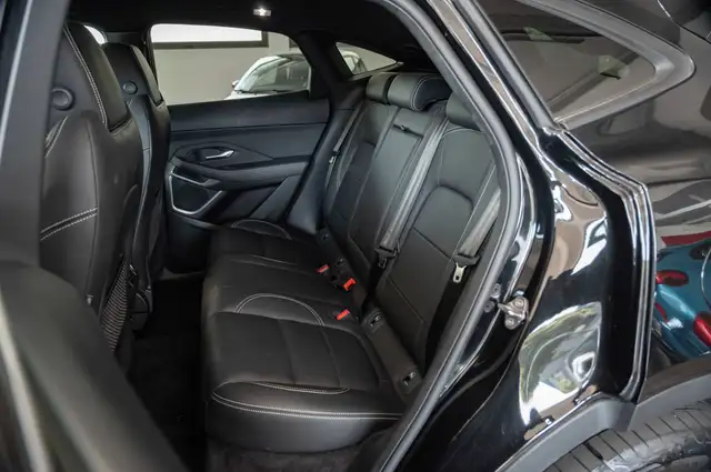 Jaguar E-Pace view 14