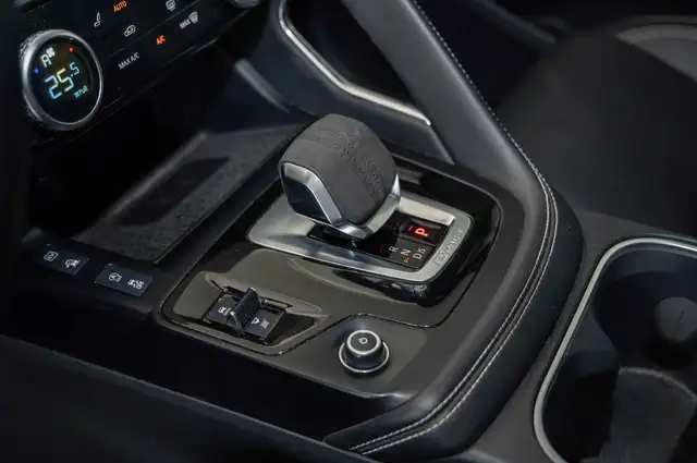 Jaguar E-Pace view 13