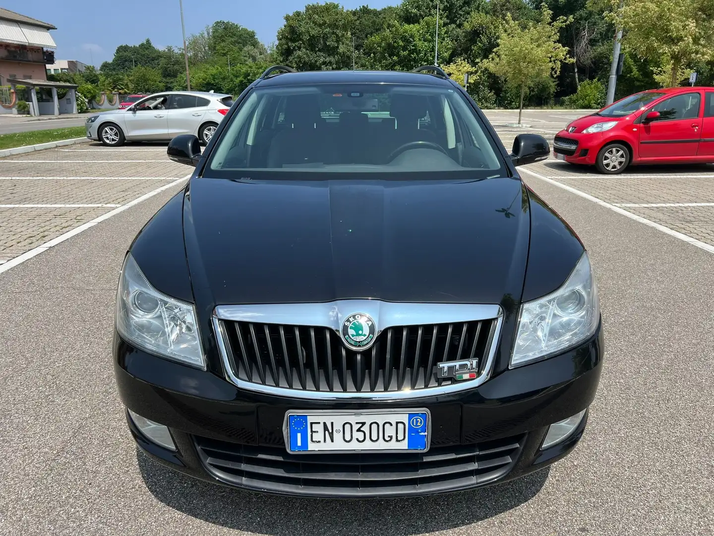 Skoda Octavia Octavia Wagon 1.6 tdi cr Elegance dsg Noir - 1